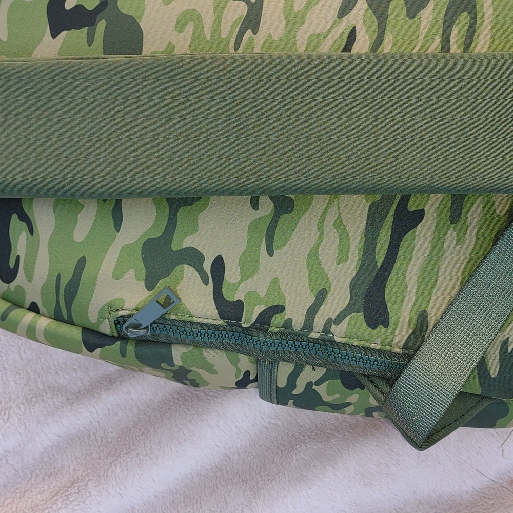 🙀🍀MADDEN GIRL Green Camo Backpack MG-5626 - Picture 9 of 14
